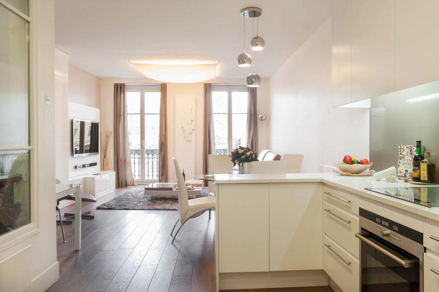 Two Bedroom Luxury Apartment - Balcony With View Of Notre Dame ปารีส ภายนอก รูปภาพ