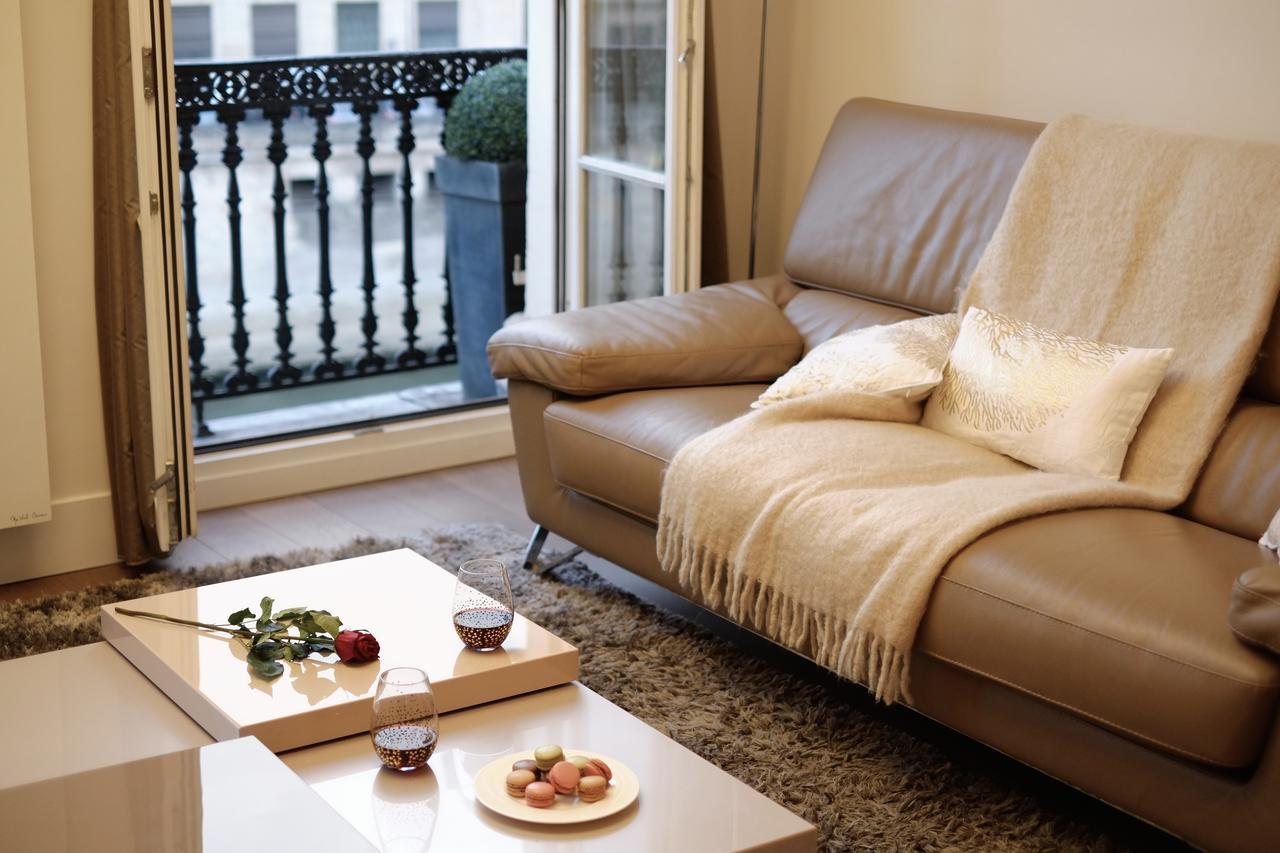 Two Bedroom Luxury Apartment - Balcony With View Of Notre Dame ปารีส ภายนอก รูปภาพ